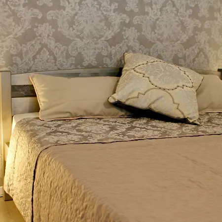 New! Cozy With Free Guarded Parking Apartament